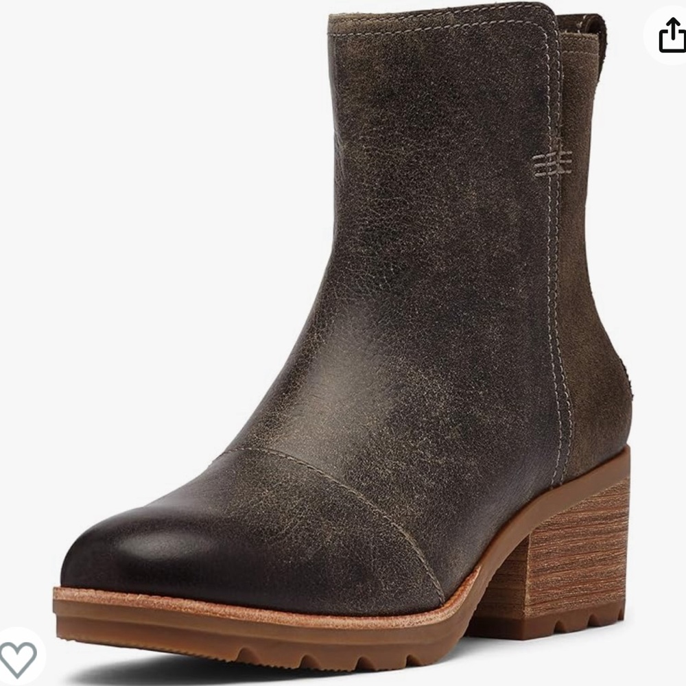 Sorel Cate Bootie. Dark Olive Green. Size 8